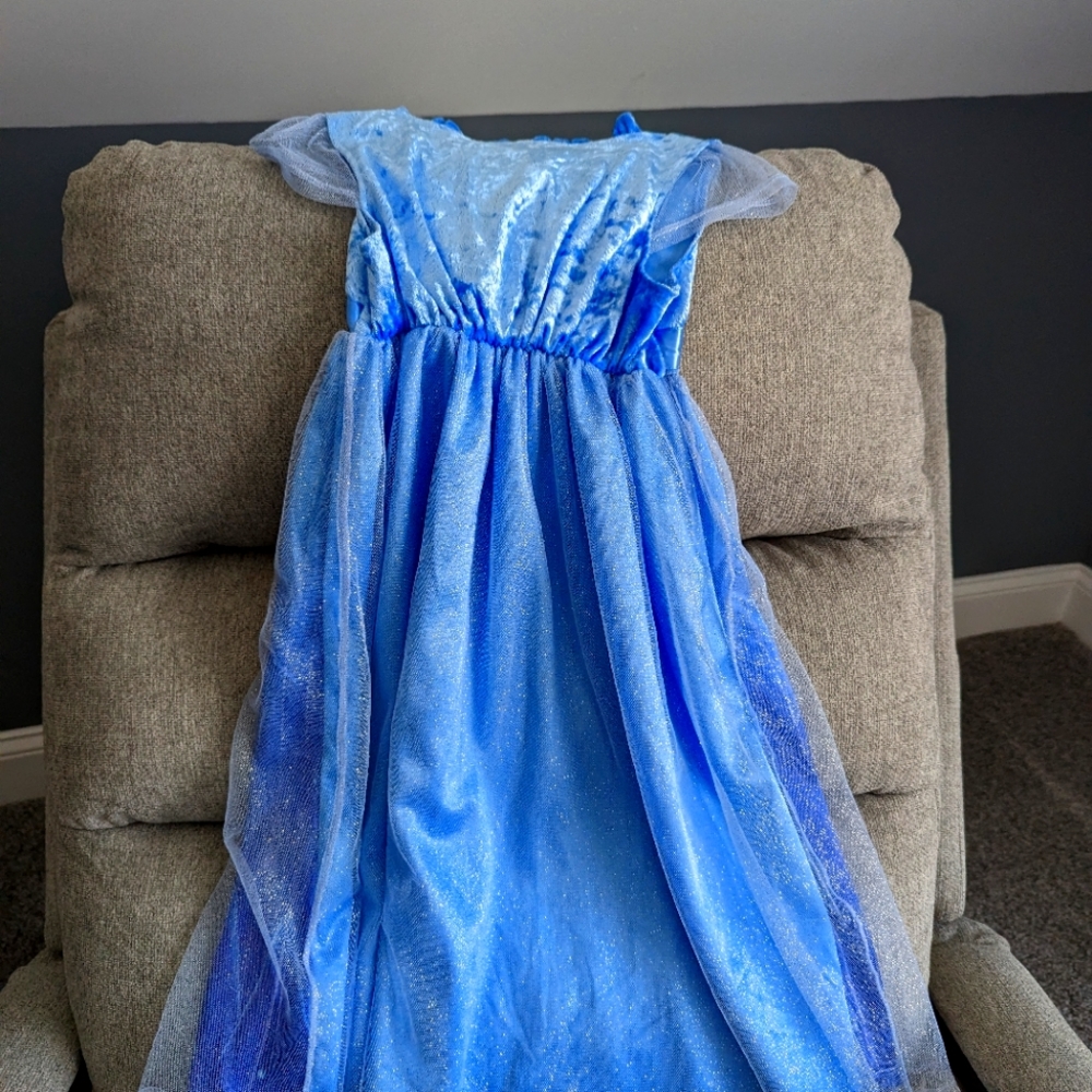 Disney Frozen imaginative play dress.